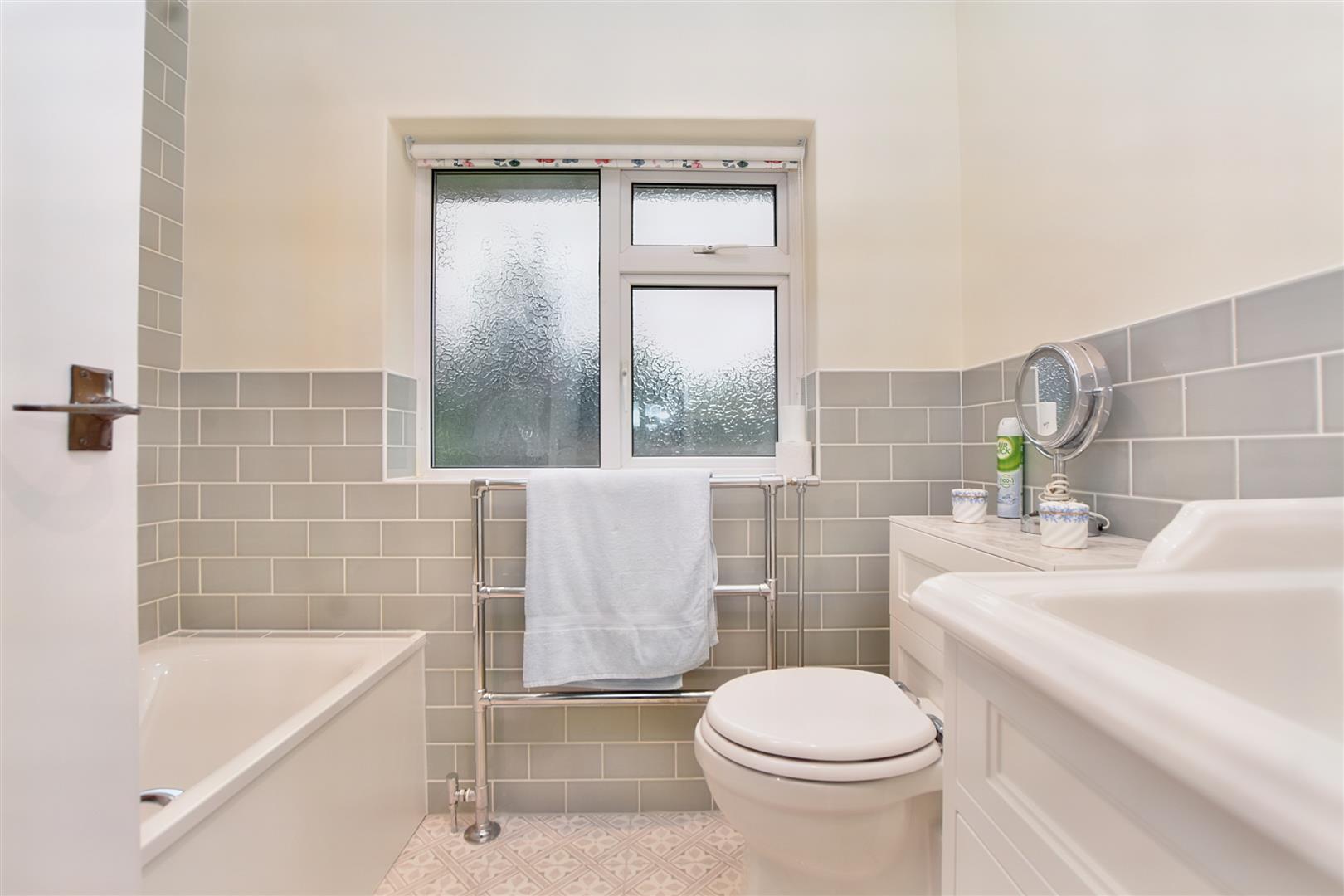 Property Details for Victoria Drive Eastbourne BN20 8XS Town